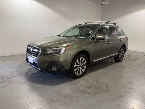 Used 2019 Subaru Outback 3.6R Touring w/ Popular Package #3A image 3