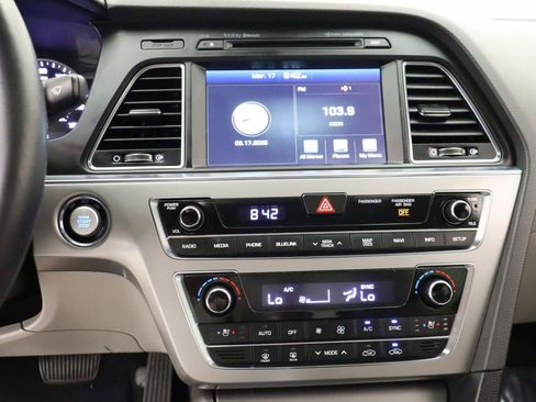 Used 2017 Hyundai Sonata Limited w/ Tech Package 03 image 10
