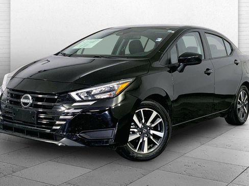 Used 2025 Nissan Versa SV FWD image 13
