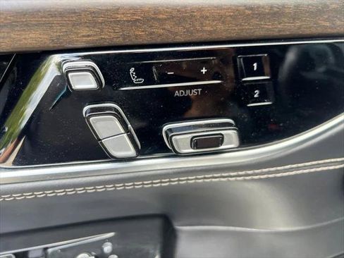 Certified 2022 Jeep Grand Wagoneer Series I AWD/4WD image 31