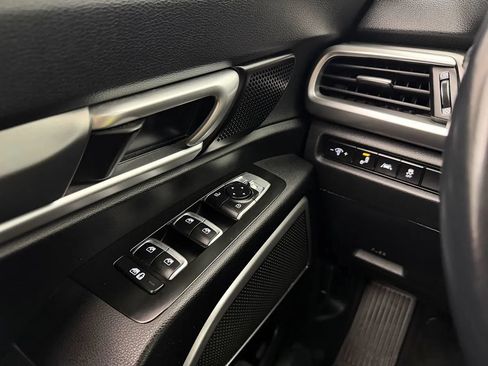 Used 2020 Kia Telluride S w/ S 8 Passenger Seating Package AWD/4WD image 15