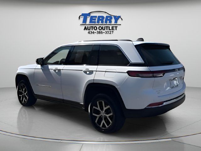 Used 2025 Jeep Grand Cherokee Limited AWD/4WD image 5