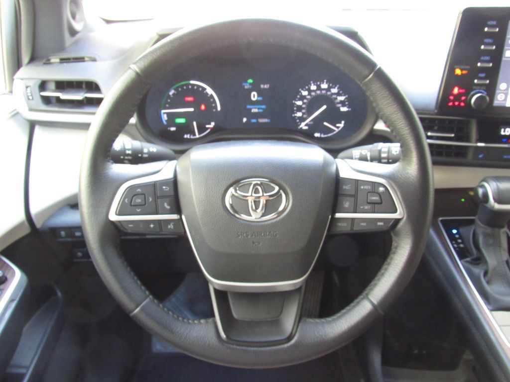 Certified 2023 Toyota Sienna XLE w/ XLE Plus Package AWD/4WD image 28