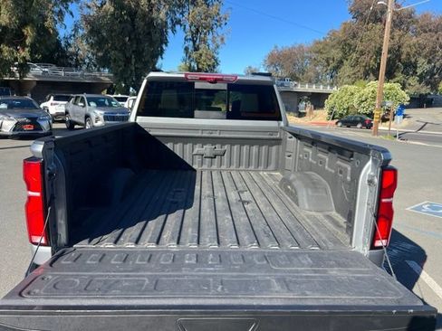 Used 2025 Chevrolet Silverado 2500 ZR2 w/ Technology Package AWD/4WD image 12