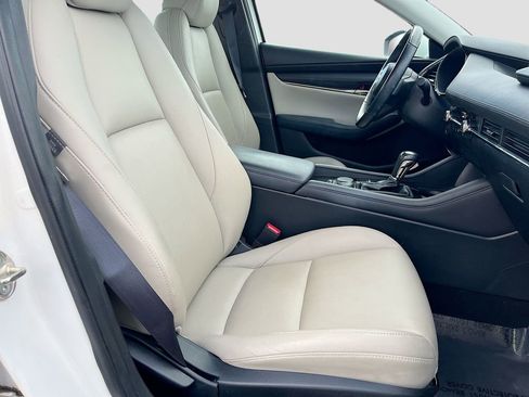 Used 2020 MAZDA MAZDA3 AWD Sedan w/ Preferred Package image 26