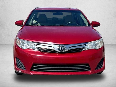 Used 2012 Toyota Camry LE FWD image 3