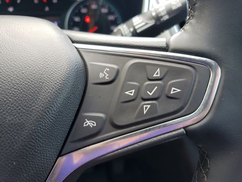 Used 2024 Chevrolet Equinox LT image 18