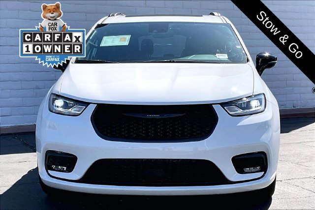 Used 2026 Chrysler Pacifica Limited w/ S Appearance Package FWD image 2
