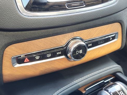 Used 2020 Volvo XC90 T6 Inscription image 24