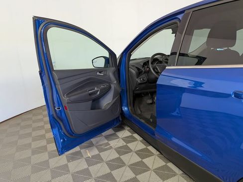 Used 2017 Ford Escape SE FWD image 9