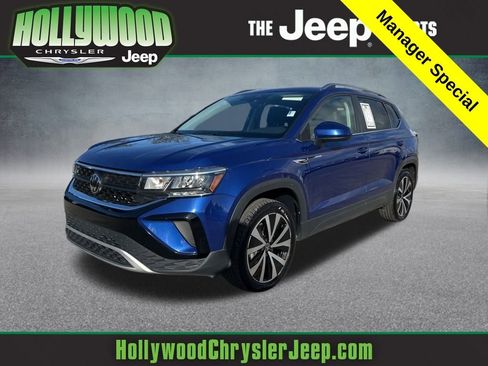 Used 2024 Volkswagen Taos SE image 1