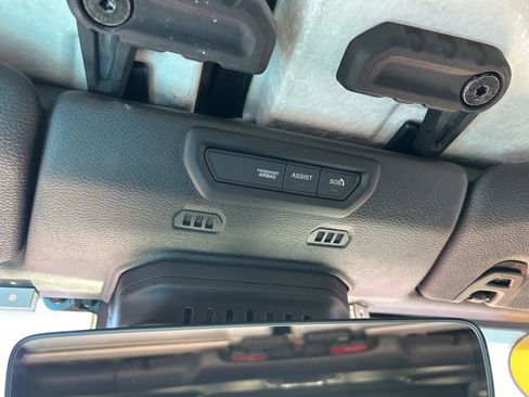 Used 2020 Jeep Gladiator Overland image 40