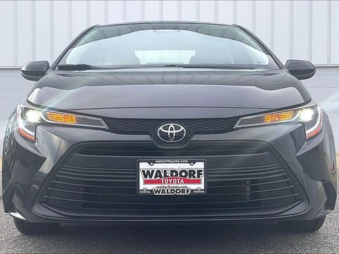 Used 2023 Toyota Corolla LE w/ Carpet Mat Package (TMS) image 3