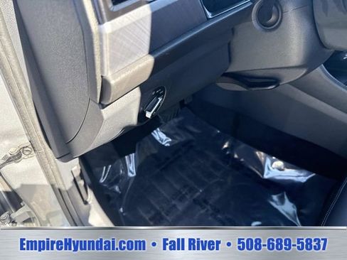 Used 2024 Volkswagen Jetta SE FWD image 21
