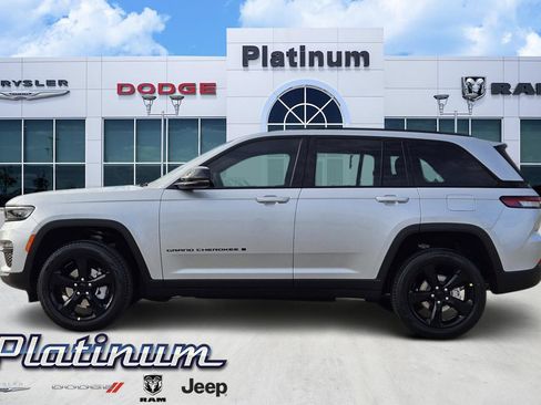 New 2025 Jeep Grand Cherokee Limited w/ Black Appearance Package AWD/4WD image 3