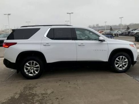 Used 2019 Chevrolet Traverse LT w/ LPO, Floor Liner Package AWD/4WD image 9