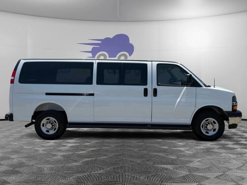 Used 2025 Chevrolet Express 3500 LT w/ LT Preferred Equipment Group RWD image 6