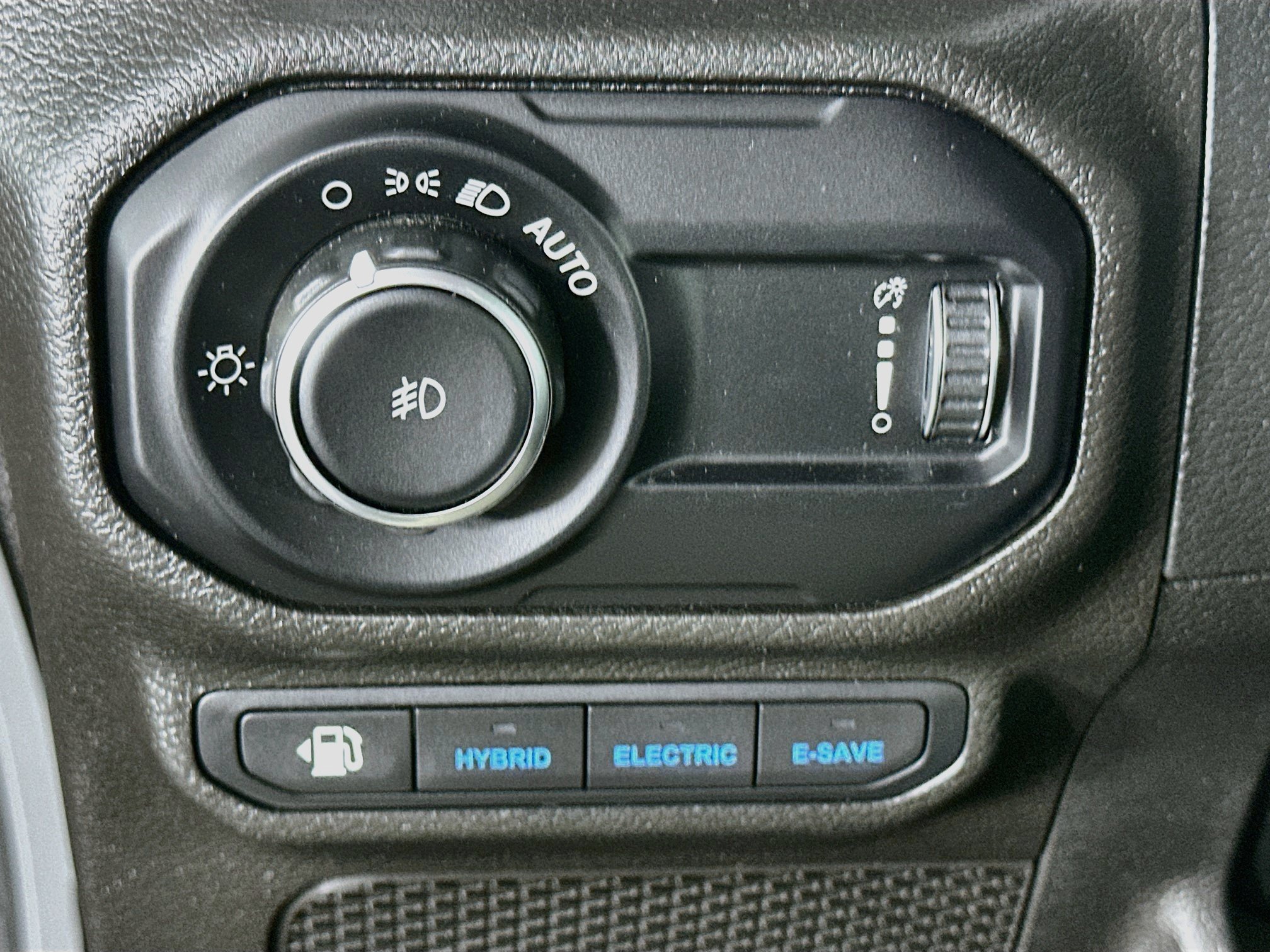 Used 2023 Jeep Wrangler Unlimited Rubicon 4xe w/ Dual Top Group AWD/4WD image 16