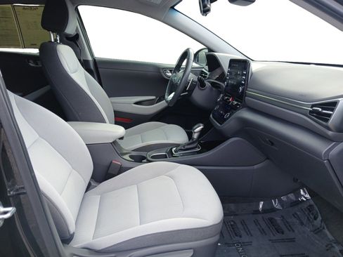 Used 2022 Hyundai Ioniq SE image 15