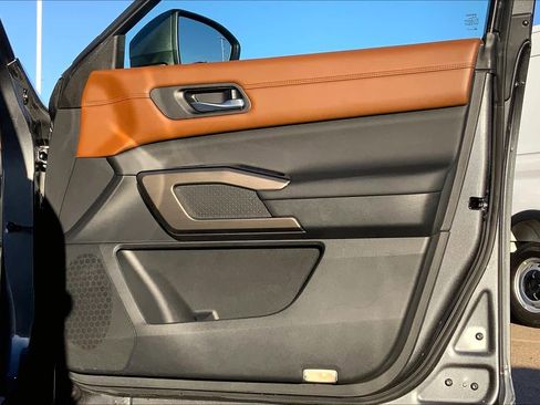 Used 2022 Nissan Pathfinder Platinum w/ Cargo Package image 22