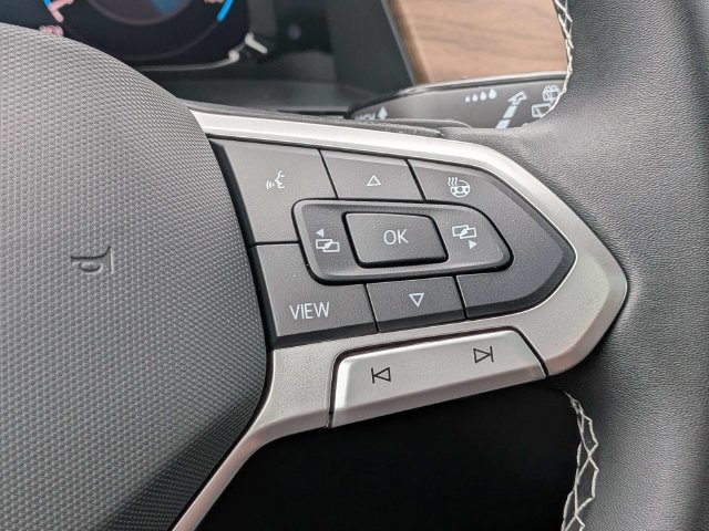 New 2026 Volkswagen Atlas SE FWD image 28