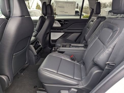 New 2025 Lincoln Aviator Reserve w/ Luxury Package image 10