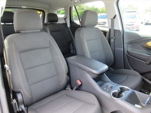 Used 2020 GMC Terrain SLE w/ Driver Convenience Package image 14