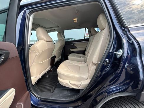 Used 2020 Toyota Highlander Limited AWD/4WD image 27