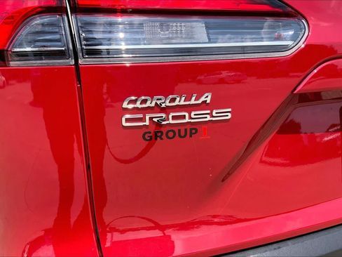 Used 2023 Toyota Corolla Cross XLE w/ Convenience Package FWD image 33