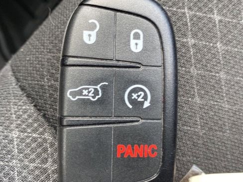 Used 2018 Jeep Grand Cherokee Laredo image 22