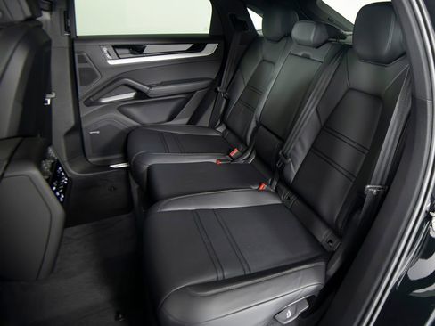 New 2026 Porsche Cayenne Coupe image 35