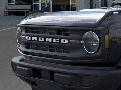 New 2025 Ford Bronco Base image 19