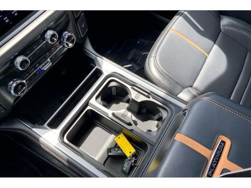 Used 2024 Ford F250 Platinum AWD/4WD image 19