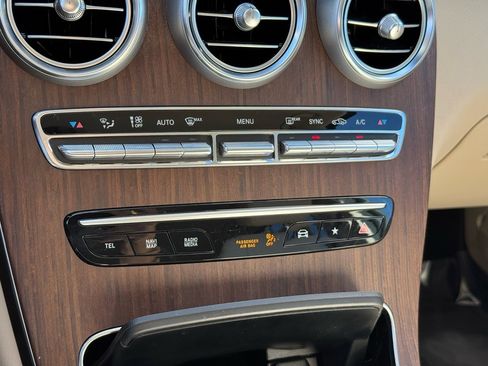 Certified 2022 Mercedes-Benz GLC 300 4MATIC image 30