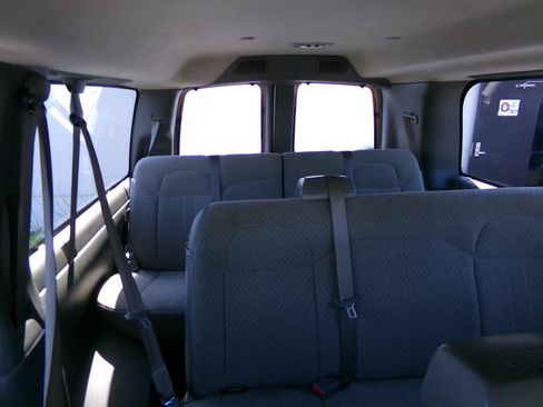 Used 2017 Chevrolet Express 2500 LT w/ LT Preferred Equipment Group RWD image 24