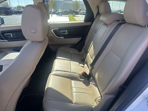 Used 2019 Land Rover Discovery Sport HSE AWD/4WD image 10