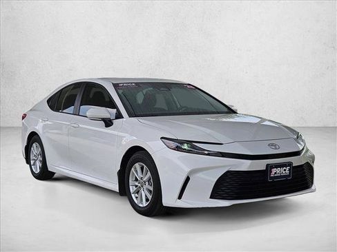 Used 2025 Toyota Camry LE w/ Convenience Package FWD image 3