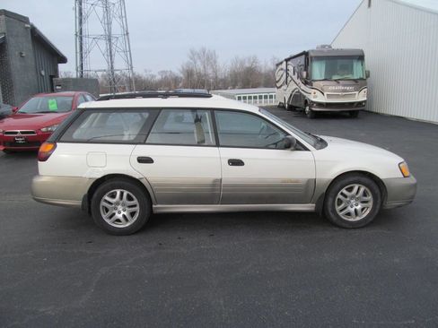 Used 2002 Subaru Outback Wagon image 5