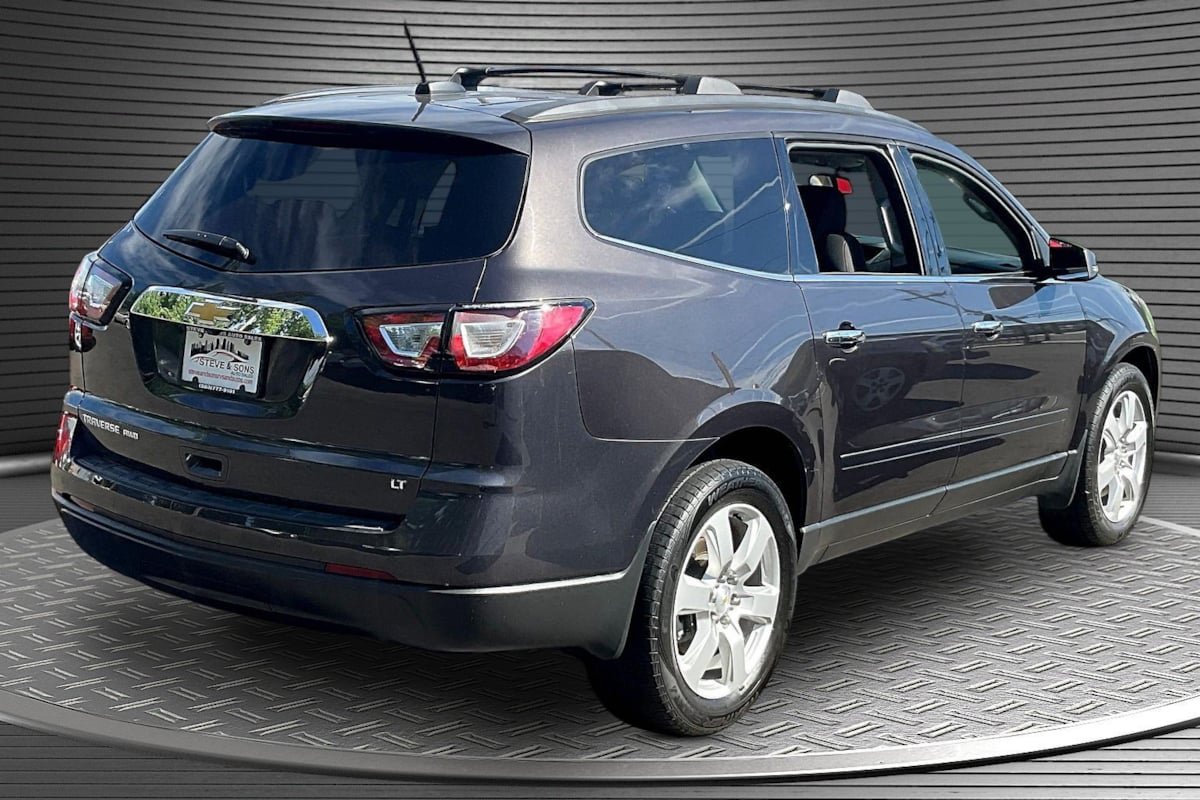 Used 2017 Chevrolet Traverse LT w/ Style and Technology Package AWD/4WD image 6