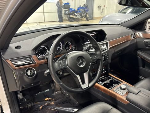 Used 2013 Mercedes-Benz E 350 4MATIC Sedan image 7