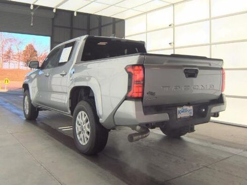 Certified 2025 Toyota Tacoma SR5 image 8