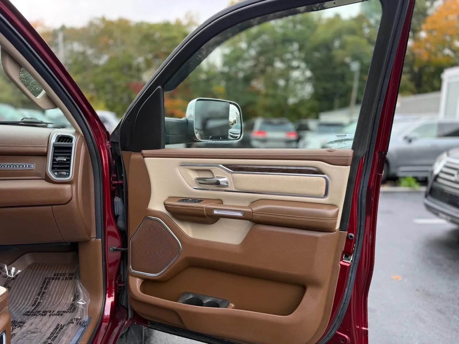 Used 2019 RAM 1500 Laramie AWD/4WD image 26