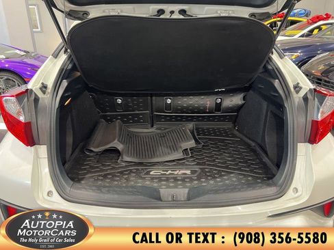 Used 2021 Toyota C-HR XLE image 18