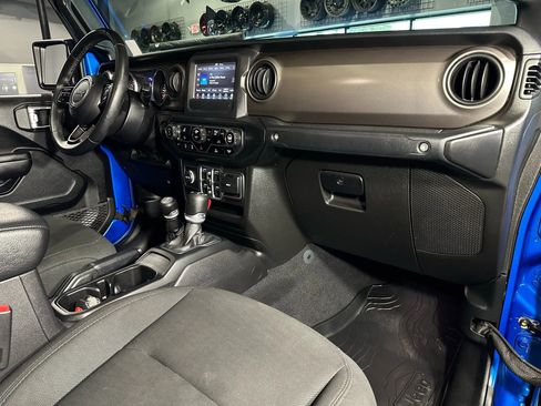Used 2020 Jeep Gladiator Sport w/ Quick Order Package 24S image 20