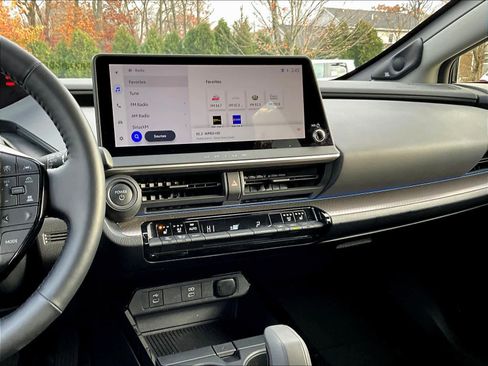 Used 2024 Toyota Prius Limited image 18