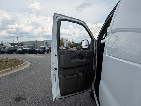 Used 2021 Chevrolet Express 2500 w/ Driver Convenience Package RWD image 49