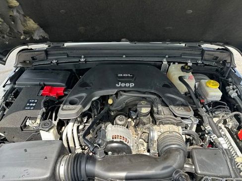 Used 2019 Jeep Wrangler Sport AWD/4WD image 12