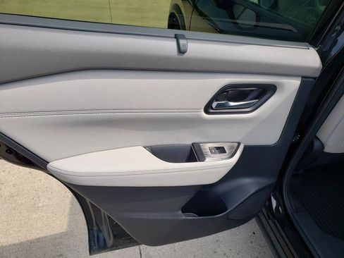 Certified 2024 Nissan Rogue SL w/ SL Premium Package image 18