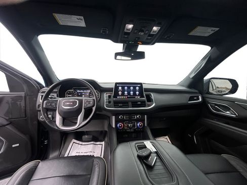 Used 2021 GMC Yukon XL SLT w/ SLT Premium Package image 12