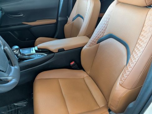 Used 2020 Lexus UX 250h w/ Premium Package image 11